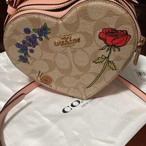 Coach observed by us heart shaped purse New